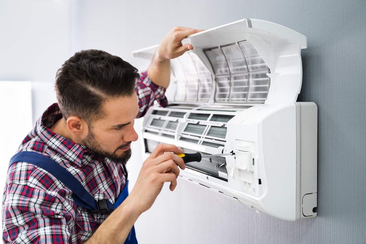 Repairer Repairing Air Conditioner Repairer Repairing Air Conditioner